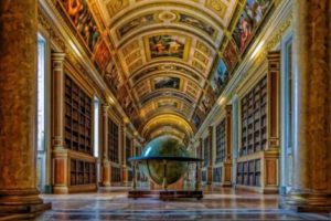 Bibliothèque du château de Fontainebleau en visite guidée privée